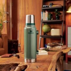 Stanley Klasik Vakumlu Paslanmaz Çelik Termos 1.9 LT Yeşil