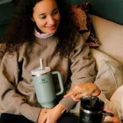 Stanley Quencher Flowstate Pipetli Termos Bardak 1.18 Lt Yeşil