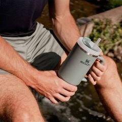 Stanley Quencher Flowstate Pipetli Termos Bardak 1.18 Lt Yeşil