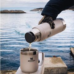 Stanley Klasik Vakumlu Paslanmaz Çelik Termos 0.75 LT - Beyaz