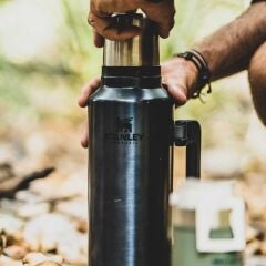 Stanley Klasik Vakumlu Çelik Termos 1.4 Lt - Lacivert