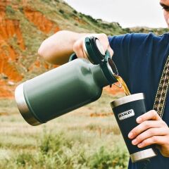 Stanley Klasik Vakumlu Termos 1.9 Lt - Yeşil