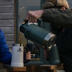 Stanley Klasik Vakumlu Termos 1.9 Lt - Yeşil