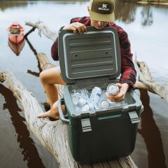 Stanley Adventure Taşınabilir Soğutucu Kamp Buzluğu 28 LT - Koyu Yeşil